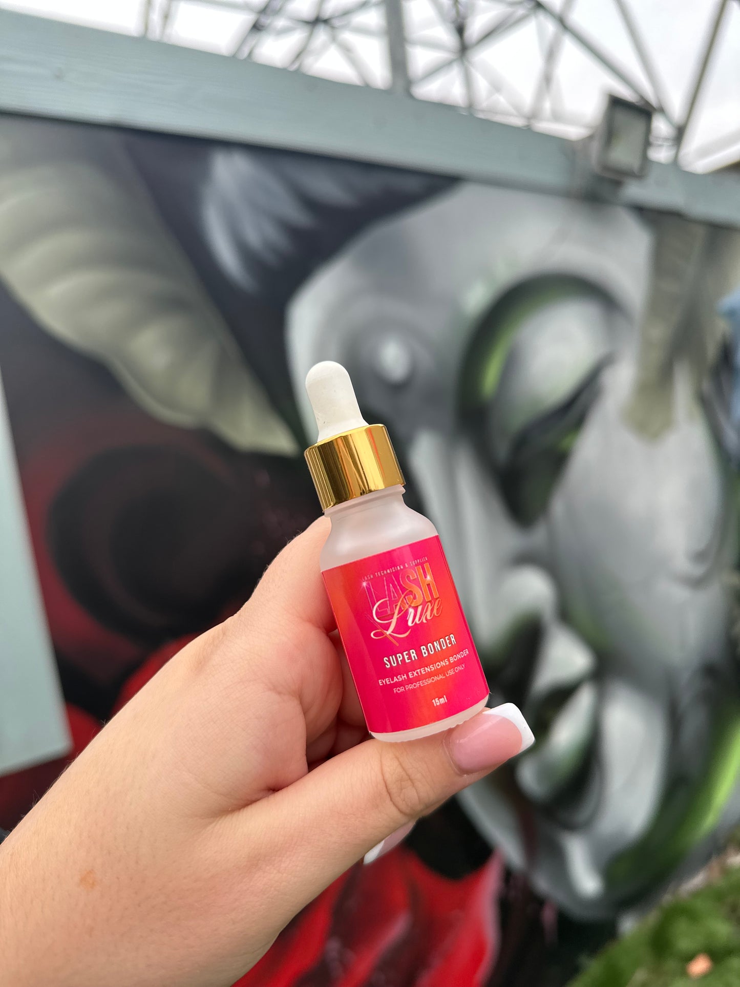 Lash Bonder